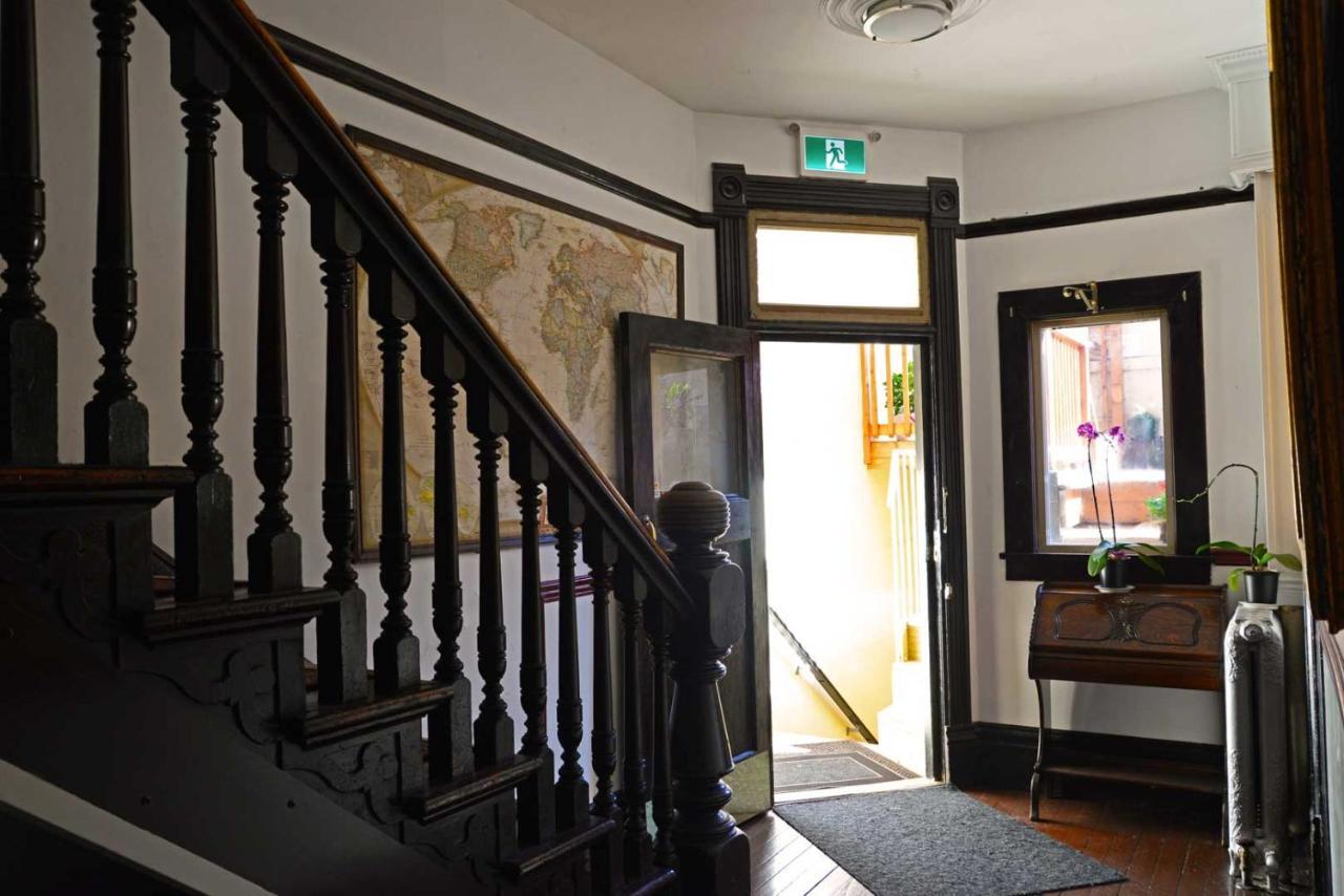 Vancouver Hideaway Guesthouse Exterior photo